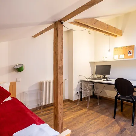 Apartament Elegant And Spacious