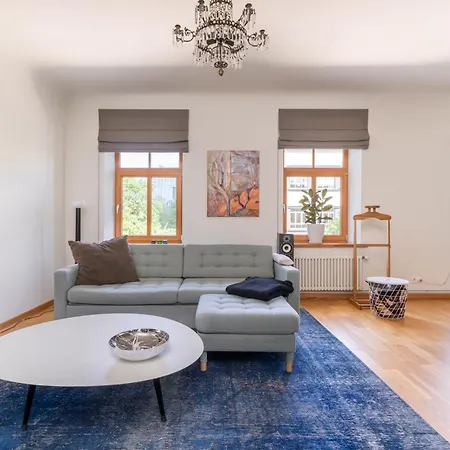 Elegant And Spacious Apartment
