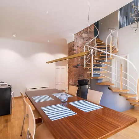 Apartment Elegant And Spacious Riga
